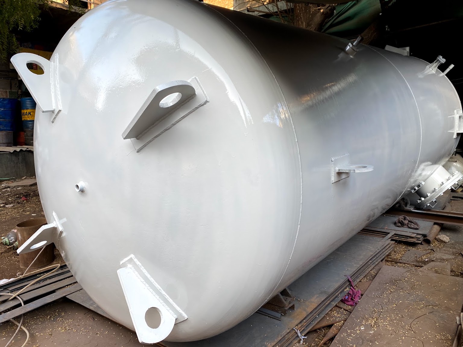 Large finished gray storage vessel from Aircon’s manufacturing gallery